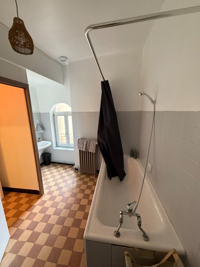 grande salle de bain gite tannay